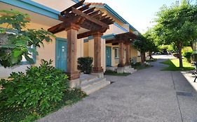 Marinwood Inn & Suites